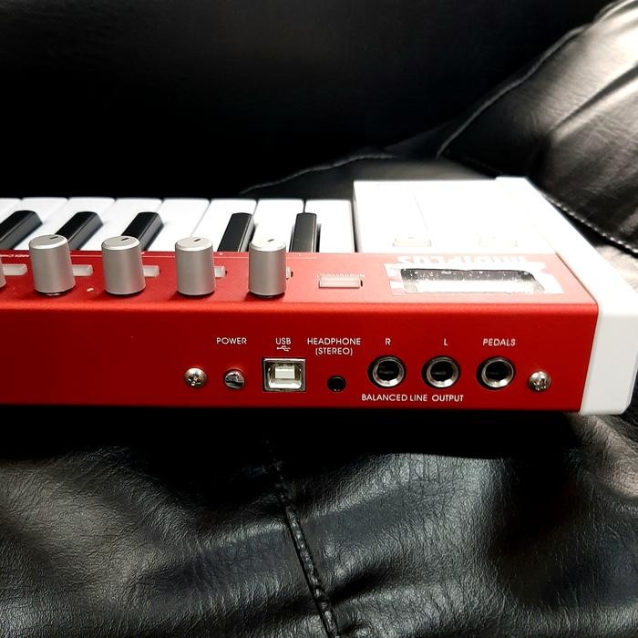 MIDIPLUS X4 PRO MINI MIDI CONTROLLER