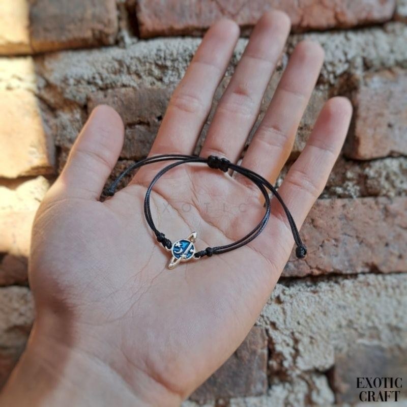 Gelang couple aeshtetic saturnus charm epoxy enamel astroplanets