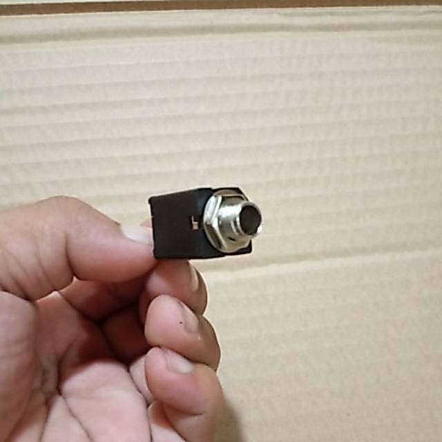 SOKET AKAI MONO