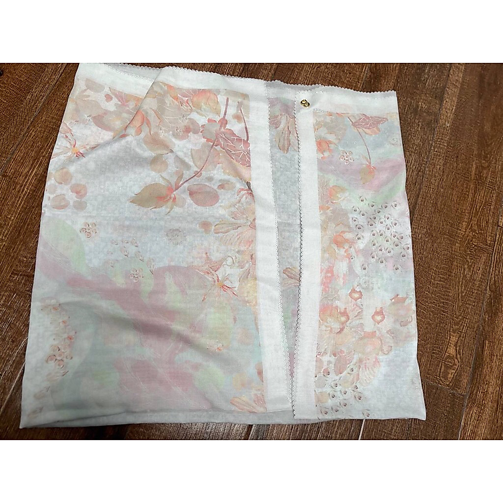 Buttonscarves x Disney - Pearl (preloved)