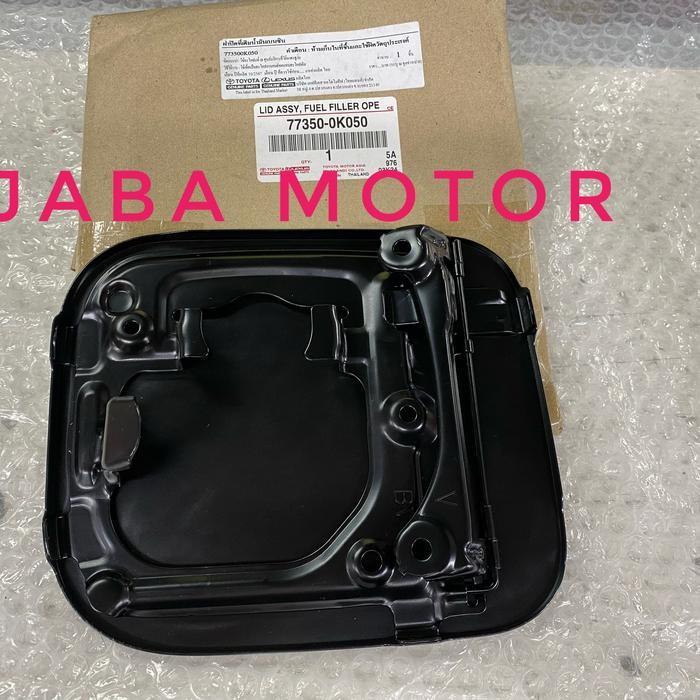 Plat tutup bensin Hilux pikcup single cabin tahun 2006-2015 original 77350-0K050