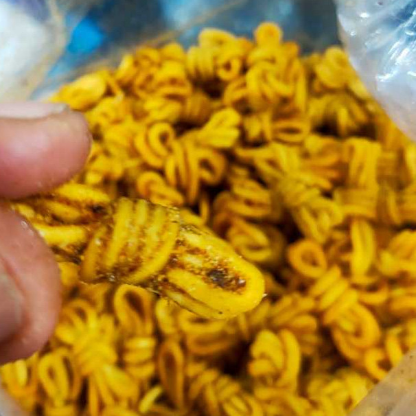 

Mie Gulung Kriuk 250gr | Snack Mie Gulung Pedas Gurih Daun Jeruk Renyah