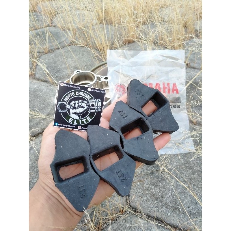 ( 1 set isi 4 biji) KARET GEAR YAMAHA/KARET TROMOL/NAP GEAR YAMAHA JUPITER Z, VEGA NEW, RX KING, VEG