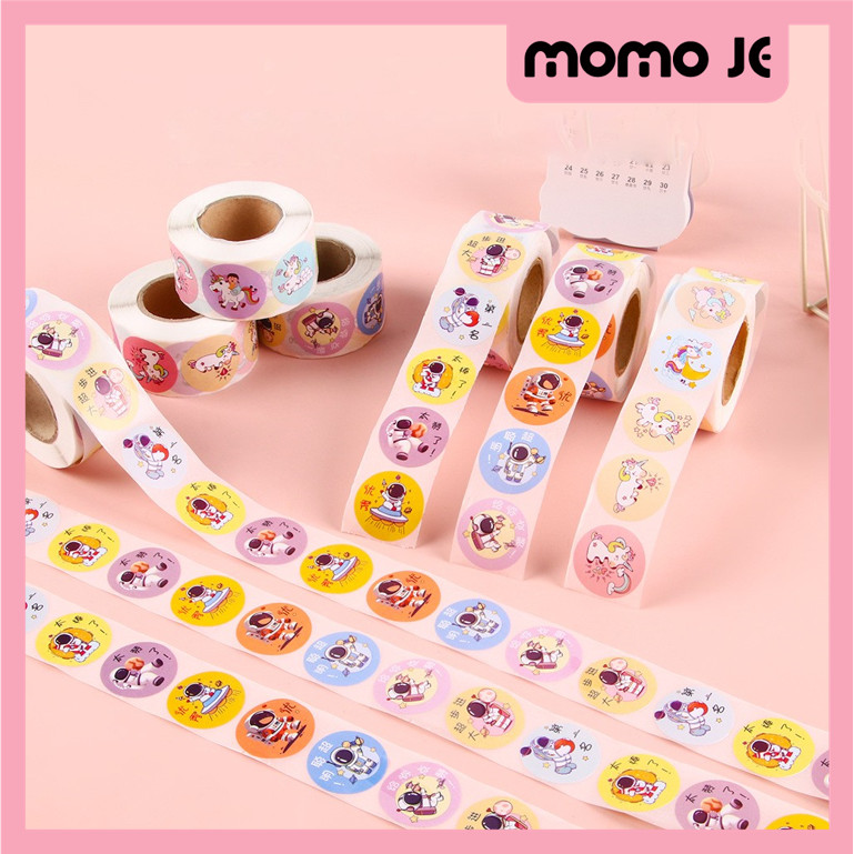 

MOMO JE 6593 Sticker Bulat Roll Unik Tempelan Jualan Makanan 500 PCS Stiker Roll Catering Motif Beragam 500 PCS Stiker Selamat Menikmati / Sticker Bulat Roll Makanan Kue Terima Kasih