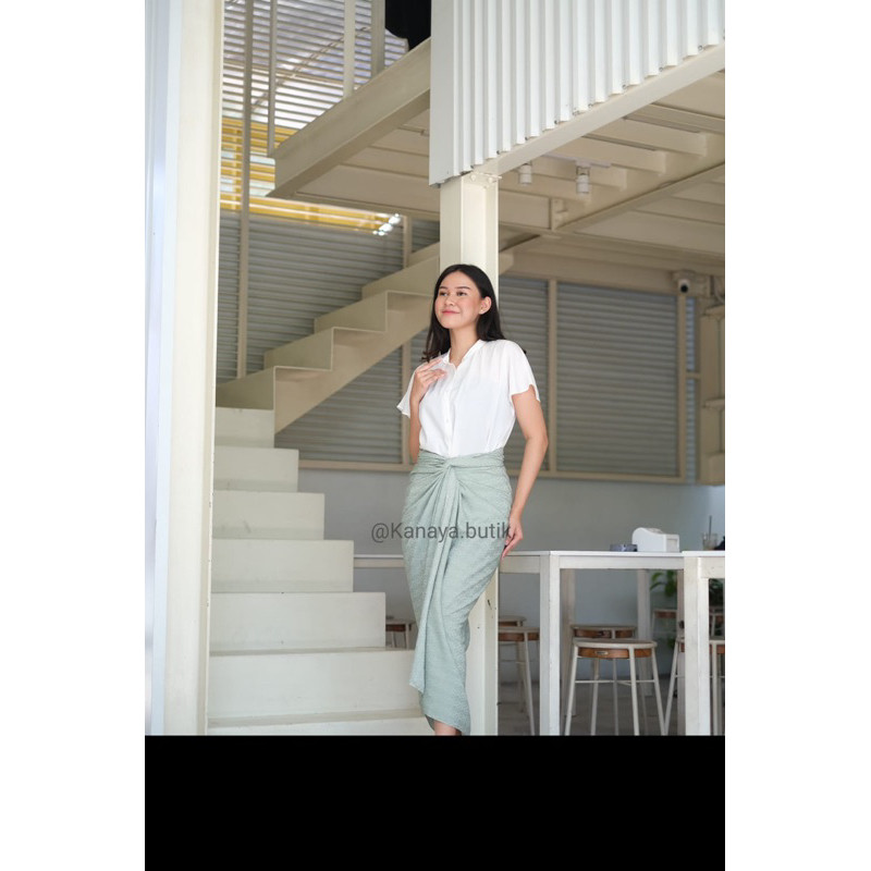 VirAl  Rok lilit polos // rok serut // kain lilit polos // kain dobi timbul // viscose // rok // rok