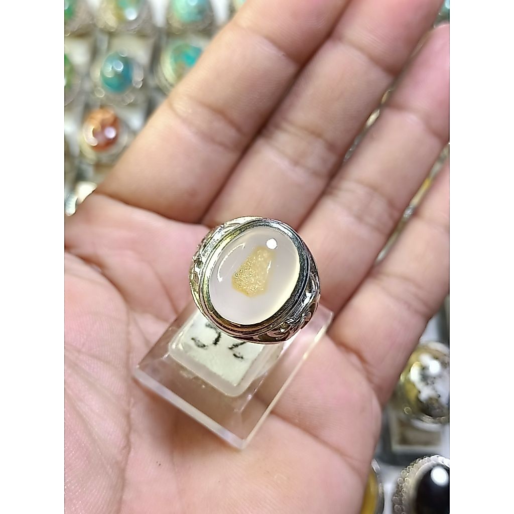 cincin batu akik motif yakut