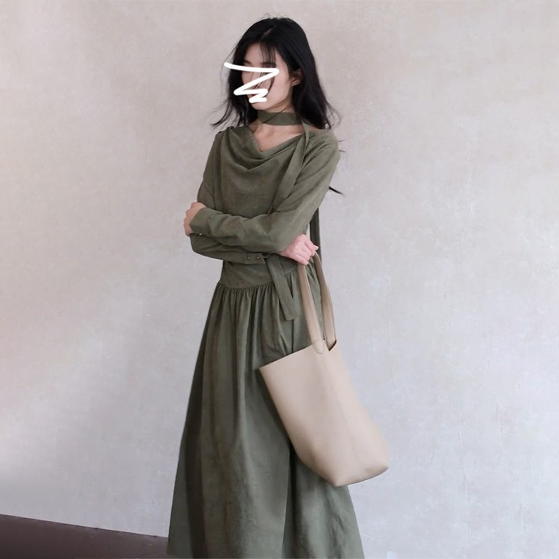 Gaun Midi Maxi Olive Green Wanita dengan Detail Ikat Leher, Kerah Draped & Rok Mengembang