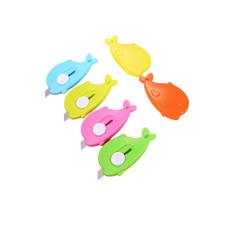 

Pisau Kecil Cutter Mini Portable Karakter Wortel Cutter Travelling Import