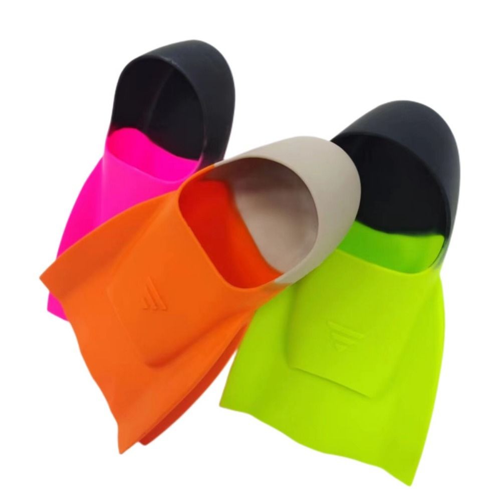 1 Pair Silicone Swim Fins Non-slip Durable Floating Swim Fins Dynamic Design Comfortable Swimming Tr