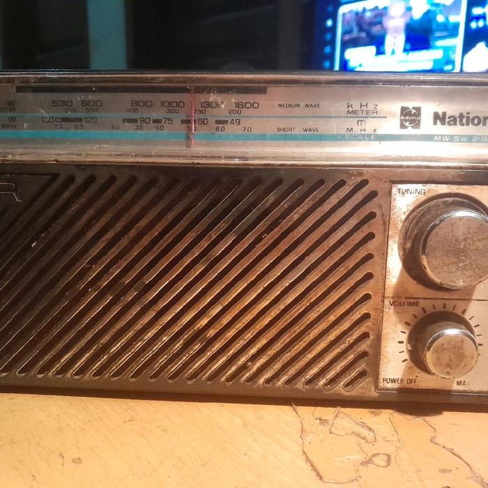 LEW99 Radio R 4260 Y - National Panasonic AM MW SW 2 Band Jadul Normal - used bekas