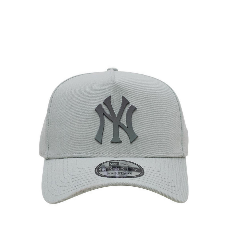 New Era 940AF Gradient Metal Badge New York Yankees Unisex Cap - Green