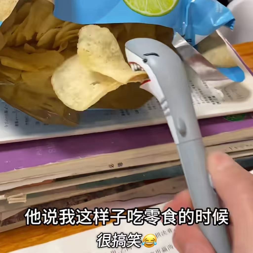 

Pena Pistol Air Hiu Mainan Kartun Anak Semprotan Air Mainan Pantai Mainan Luar Ruangan Mainan Menghilangkan Stres