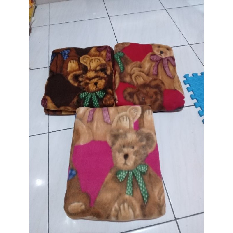 Selimut Tebal KH boneka/Selimut Bulu KAHA motif Boneka