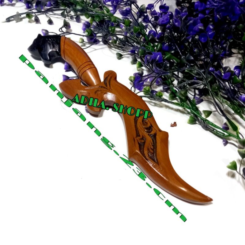 Koleksi Kujang Siliwangi Bahan Kuningan Ukir