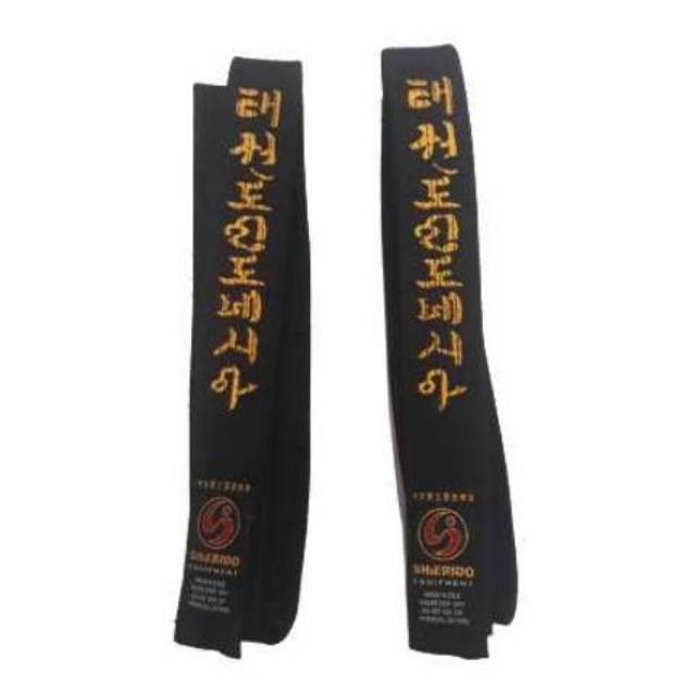 Sabuk taekwondo hitam dan merah