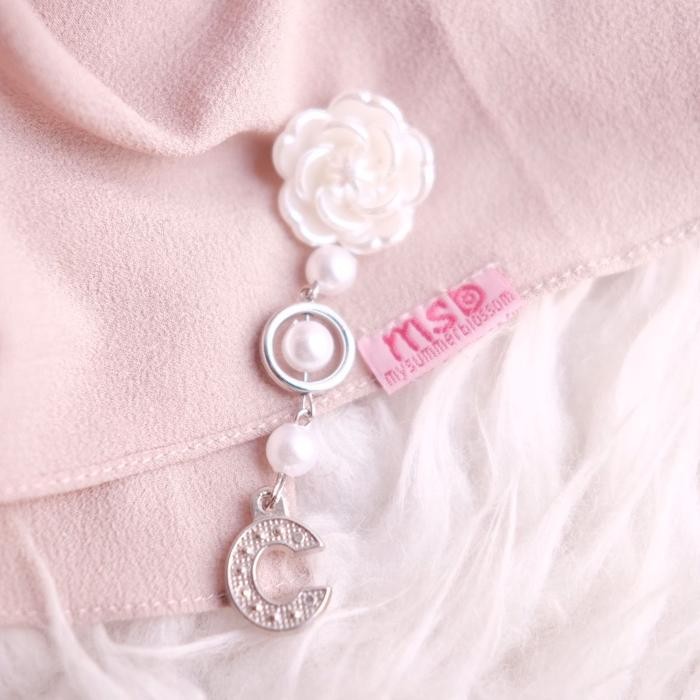 Bros kecil Huruf  White Rose Juntai Handmade akrilik - A White Rose