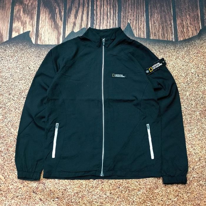 jaket windbreaker outdoor motoran NATIONAL GEOGRAPHIC big patch lengan hitam size M