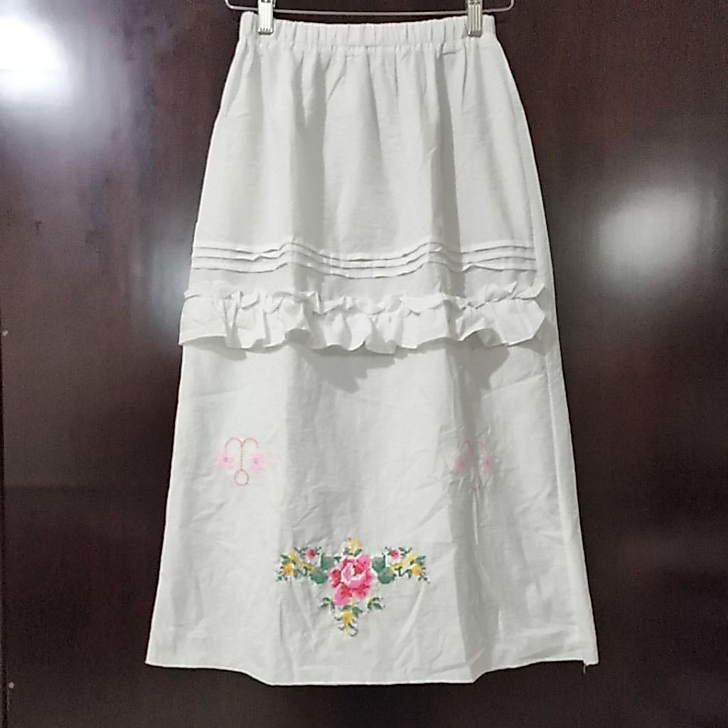 Rok putih Midi bordir new