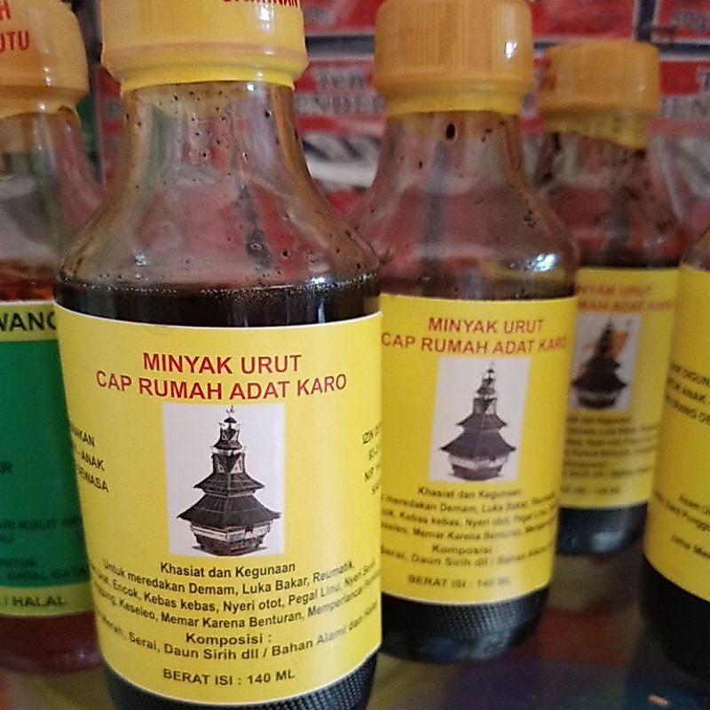 Minyak Karo Cap. Rumah adat Karo