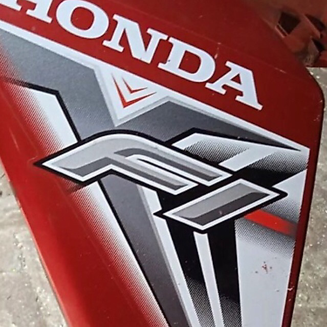 Cat Honda beat merah maroon