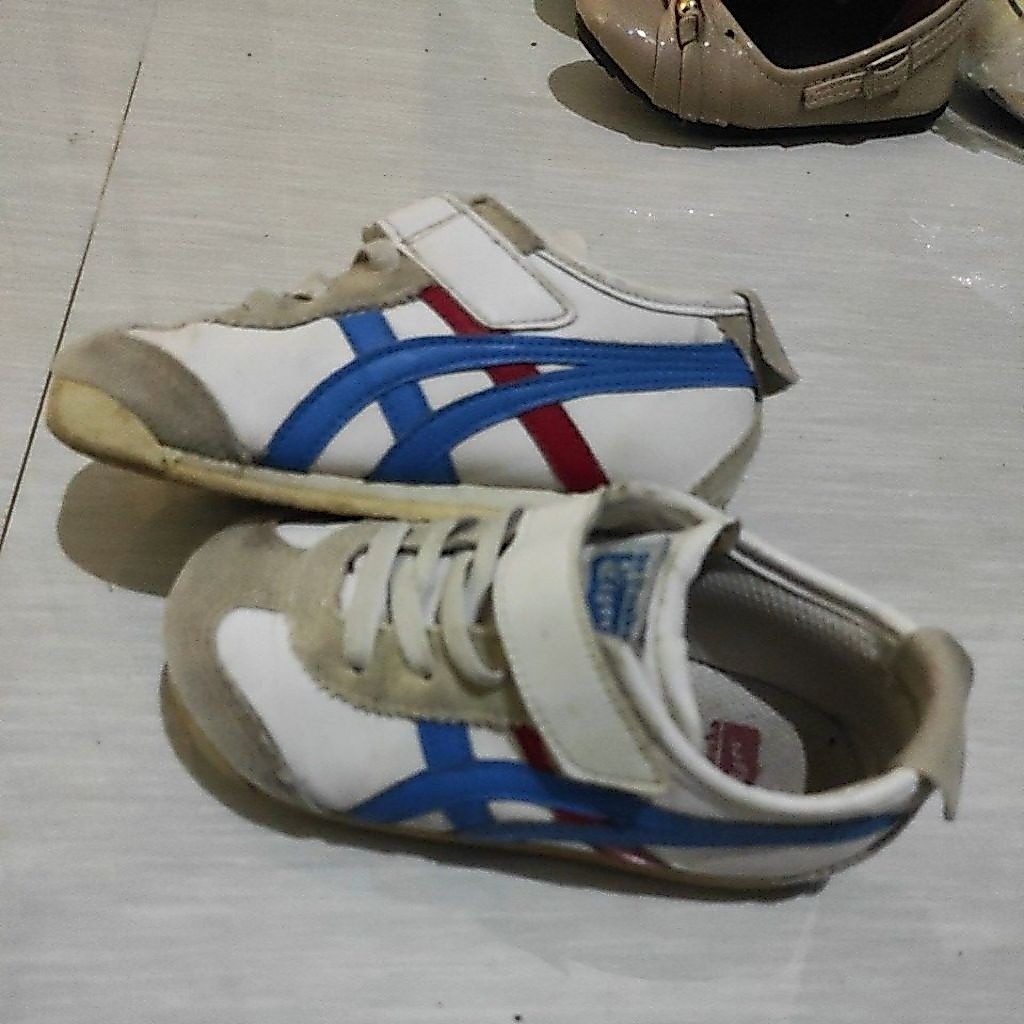 sepatu anak Pl