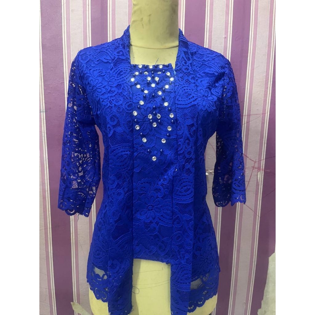 NJBaju Atasan Terbaru Blus Kebaya Brokat Mewah Model KutuBali Kancing Depan