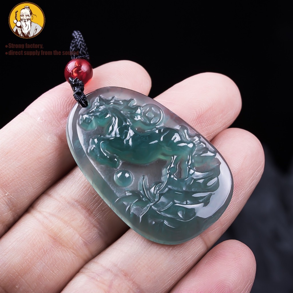 Giok alami, liontin giok yang sukses