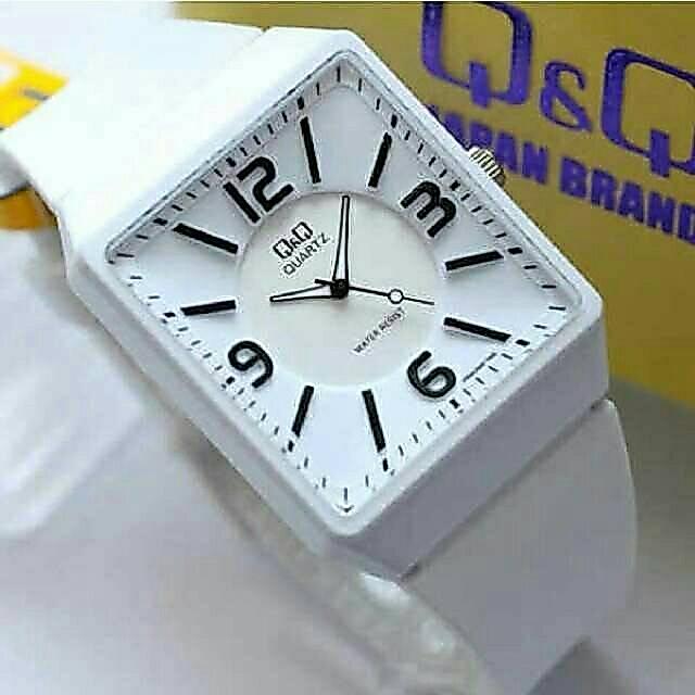 DISKON Jam Tangan Wanita QQ VR30J VR30 Putih READY STOCK