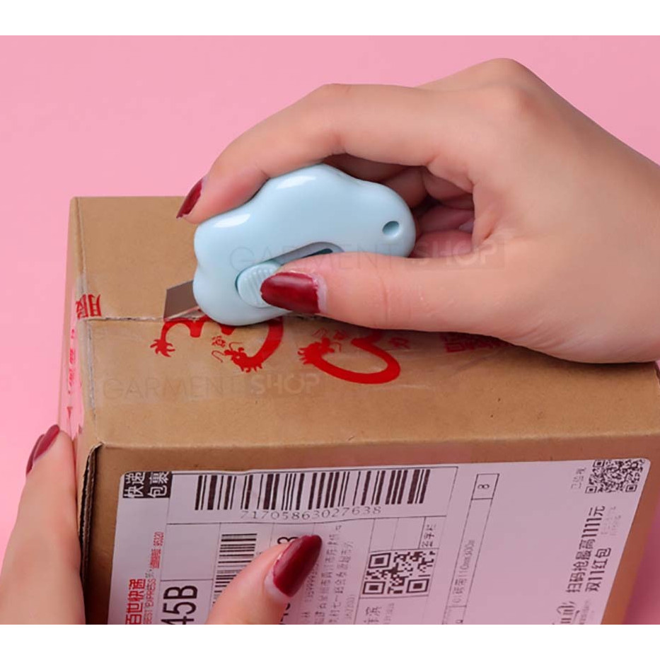 

CORNELSTORE Cutter Mini Lucu Model Awan Pembuka Paket Estetik Pisau Silet Portable Pemotong Solasi Lakban Kertas Warna Warni