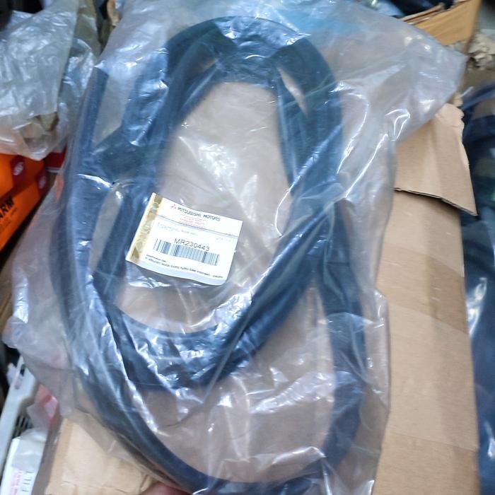 Karet Kaca Pintu  tengah Kuda Diesel / Grandia Long - kiri