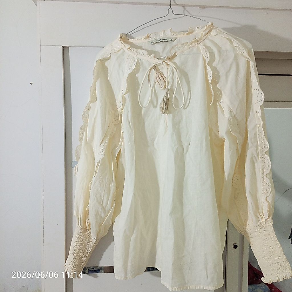 blouse katbol cream brand zr