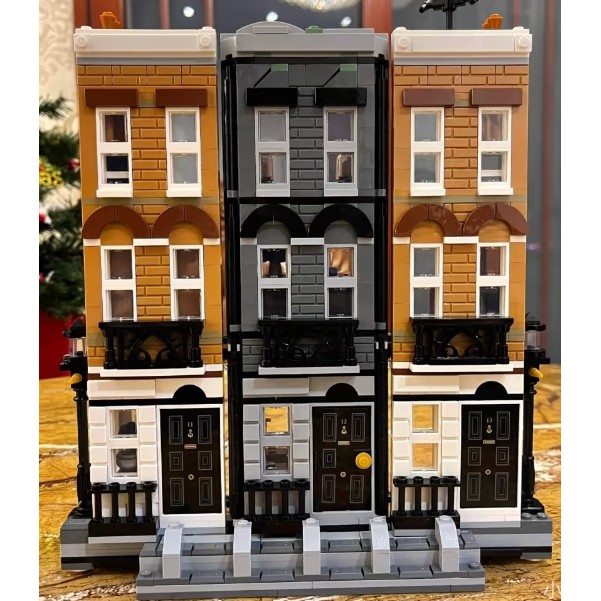 

Brown Magic Movie Classic 76408 Grimm Square 1038PCS collage toys perfect for holiday gift giving