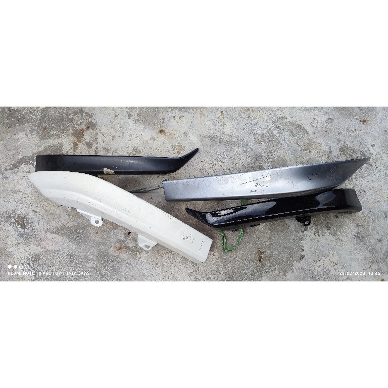 lips variasi bodykit mobilio tipe E bodykit mobilio