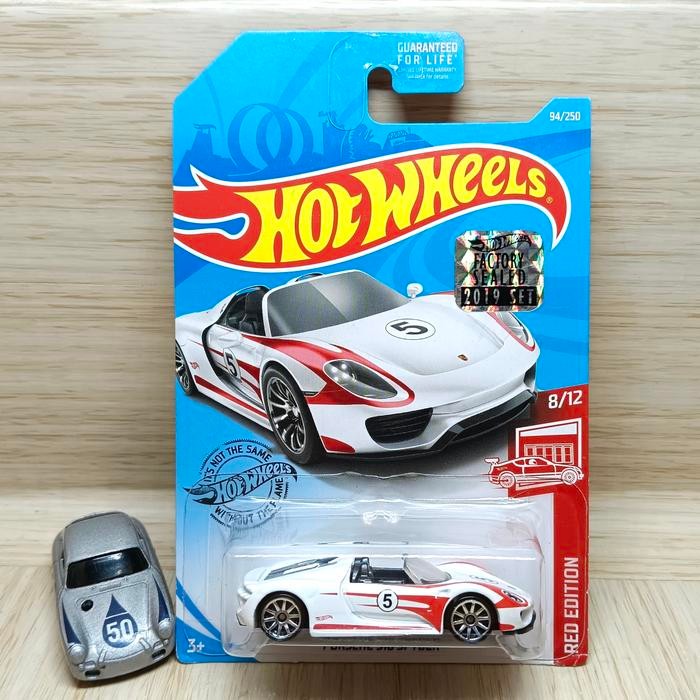 hot wheels porsche 918 spyder red edition SWO86