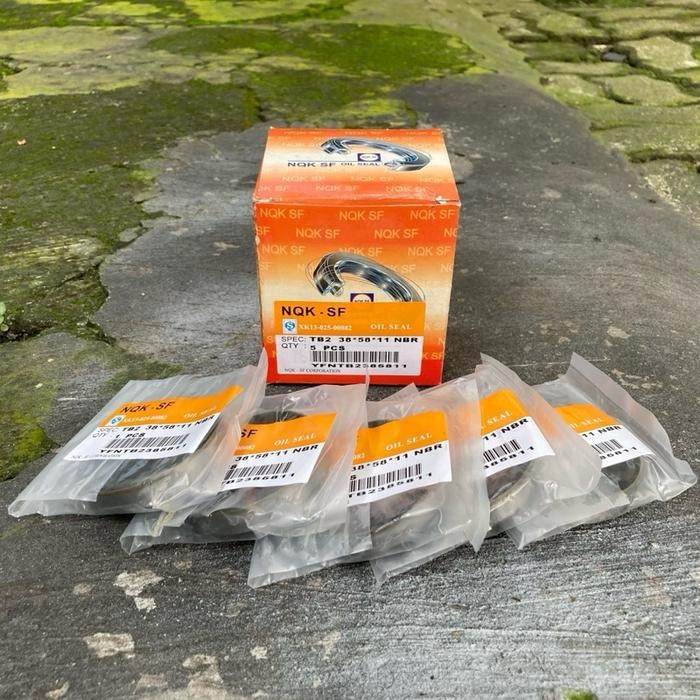 Seal Oil (For Manual Transmission Extension Housing) Sil Oli Transmisi Belakang Toyota Hiace RH11 LH