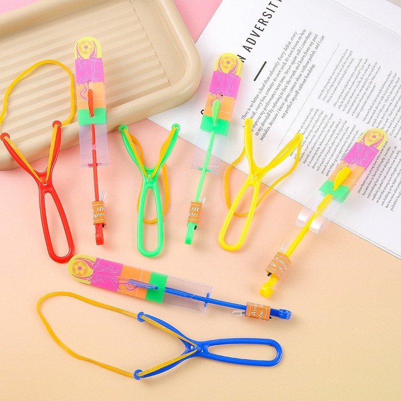 Katapel panah terbang cahaya biru kilat pedang terbang / hadiah anak-anak kegiatan malam hadiah / ma