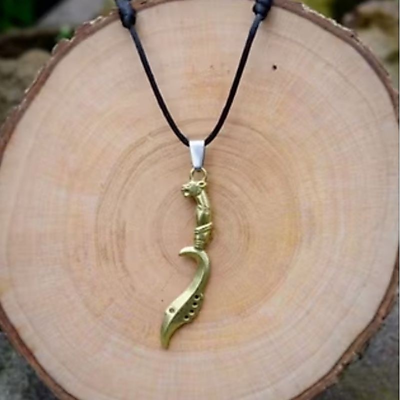 Kalung Bandul Kujang Baja Putih Tali Hitam Kuat dan Elegan