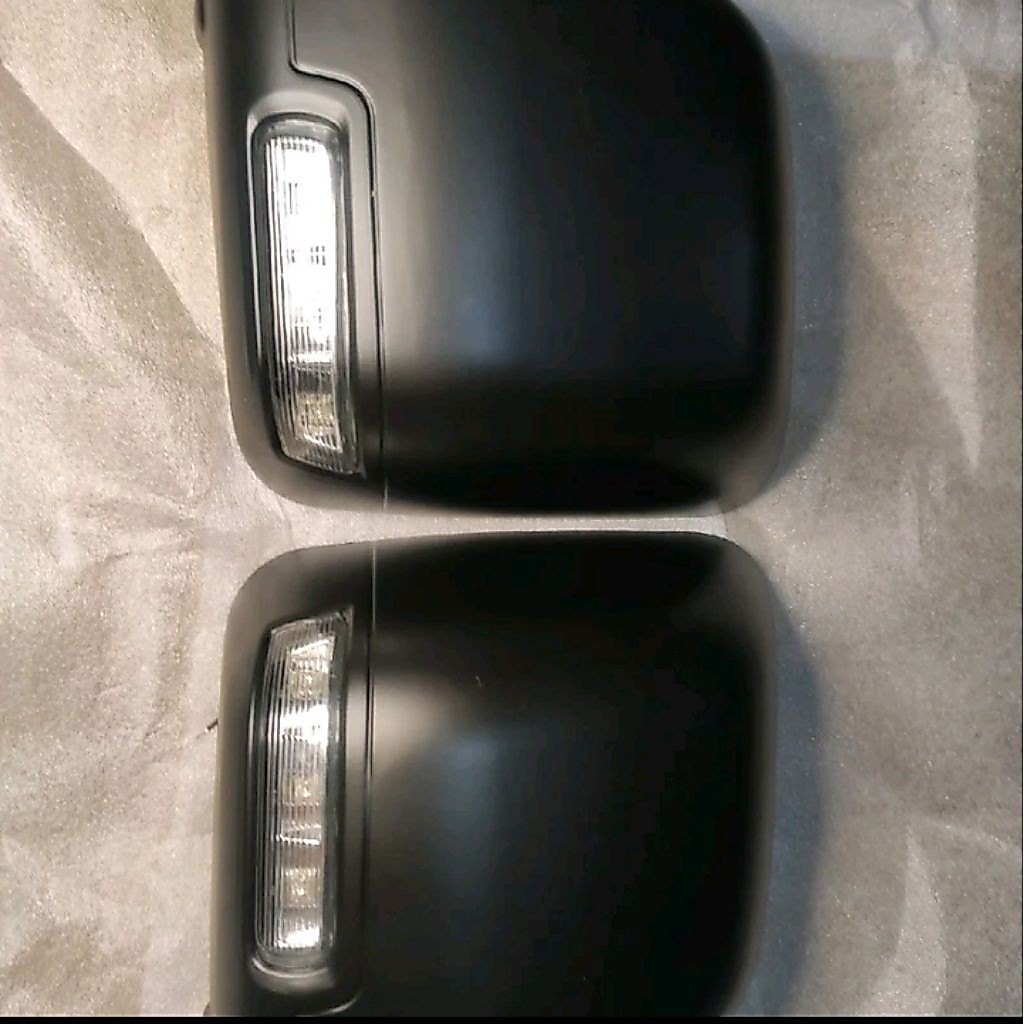 Cover spion lampu sein spion mobil GranMax