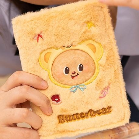 

Deli x Butterbear Set Hadiah 5in1 / Gift Box Isi Notebook, Gel Pen, Gantungan, Magnet Kulkas, Stiker HY072