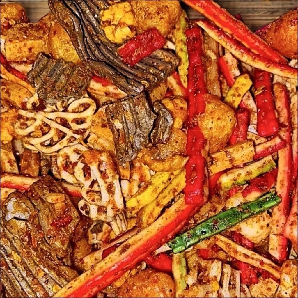 

Krupuk Seblak Mix Campur Bumbu Cikruh 500 Gram Pedas (kukarasa snack)