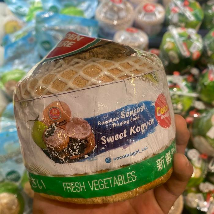 

Kelapa kopyor / kelapa kopyor sweet Coconut / pcs