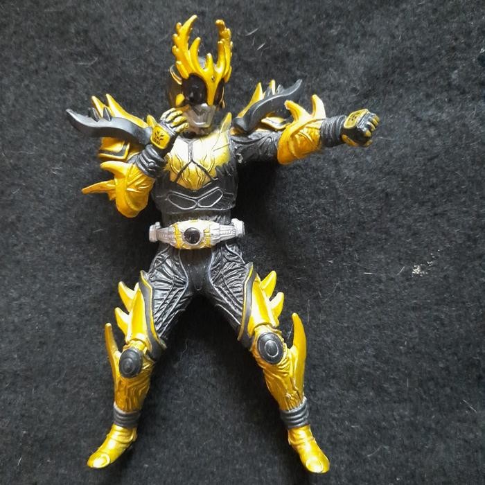 MAINAN... HDM 11 Cm Kamen Rider Kuuga Rising Ultimate Form Black Eyes Ver