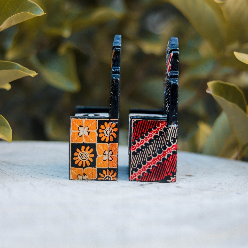 

NEW >> KALENDER PREMIUM TANGGALAN BALOK KAYU MOTIF BATIK EDISI TOKOH WAYANG RAMA SHINTA Yc5