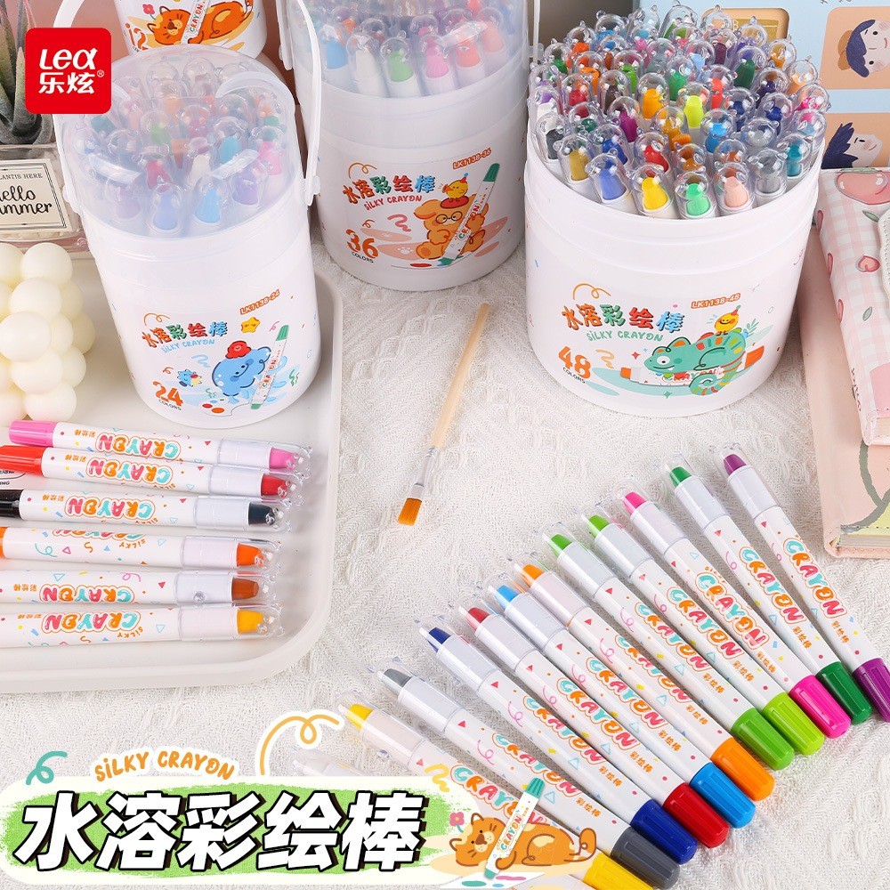 

【Free Brush】 Ready Stock LeXuan Crayon Sutra Putar Washable Silky Crayon 12/18/24/36/48 Warna Colorful Bucket Krayon Mewarnai Alat Warna Set Anak Wipe and Clean kuailiwen