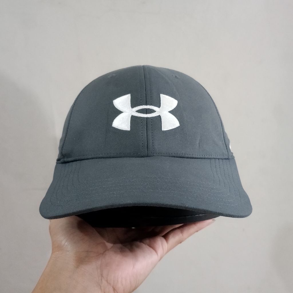 TOPI RUNNING. OLAHRAGA. BRAND UA