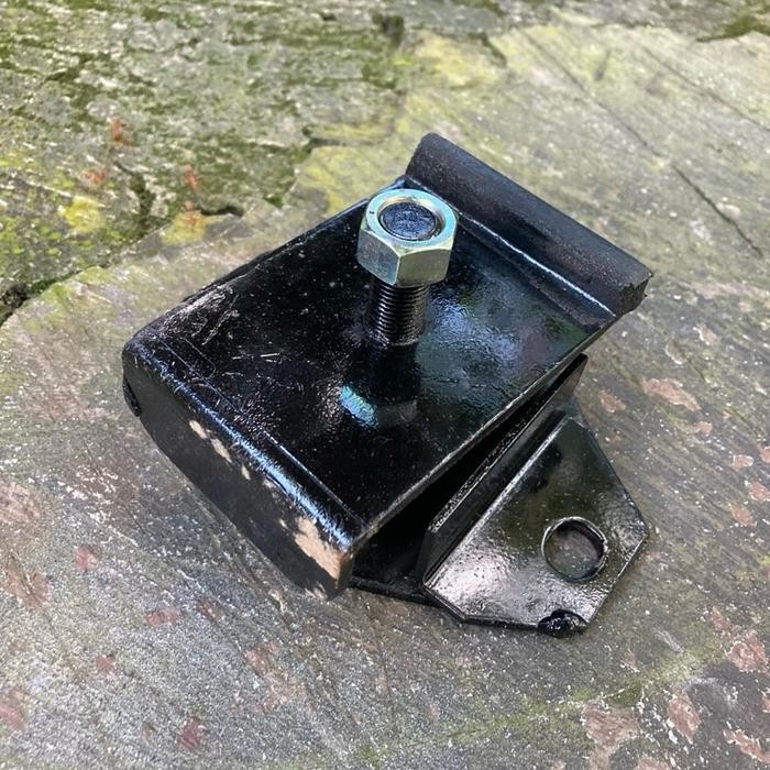 Insulator Engine Mounting Front Pangkon Dudukan Mesin Depan Toyopet RT40 Toyota Corona RT81 Hiace Be