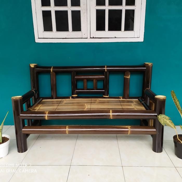Kursi bambu hitam panjang