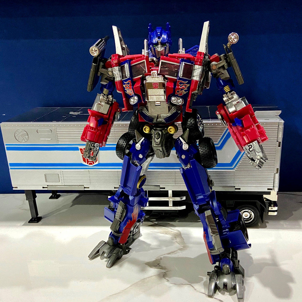 Transformation Robot Black Apple Optimus Commander Weijiang W8022  OP Commander M01 Deformation Acti