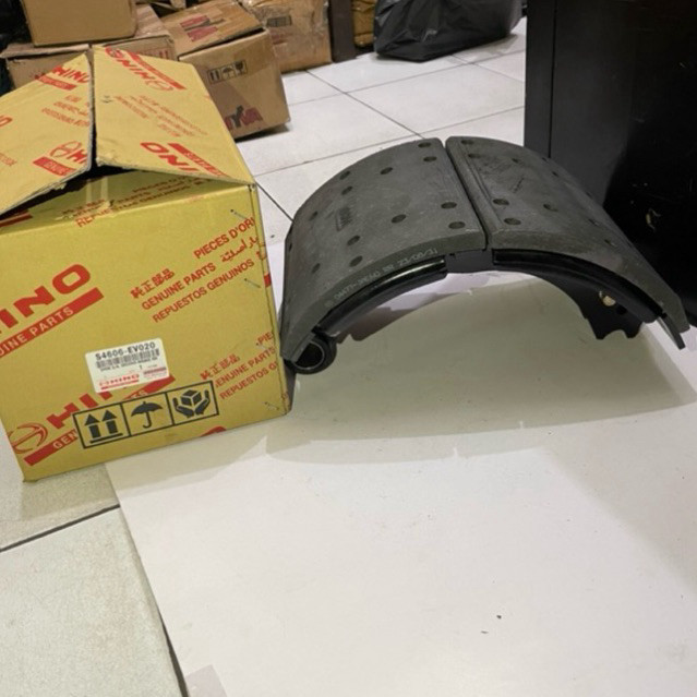 S4606-EV020 SECOND BRAKE SHOE / PASANGAN KAMPAS KOPLING HINO 500