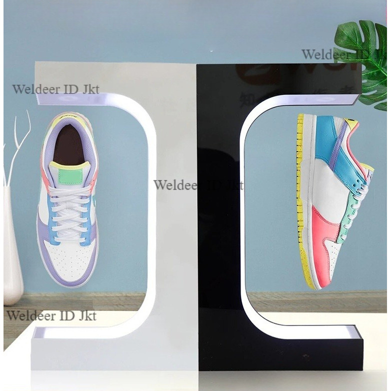 Display Sepatu Melayang Magnetik Rak Pajangan Sneaker Floating Stand Putar 360
